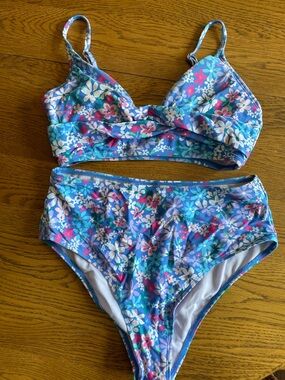 S/M Cupshe Floral High-Waist Bikini Set
